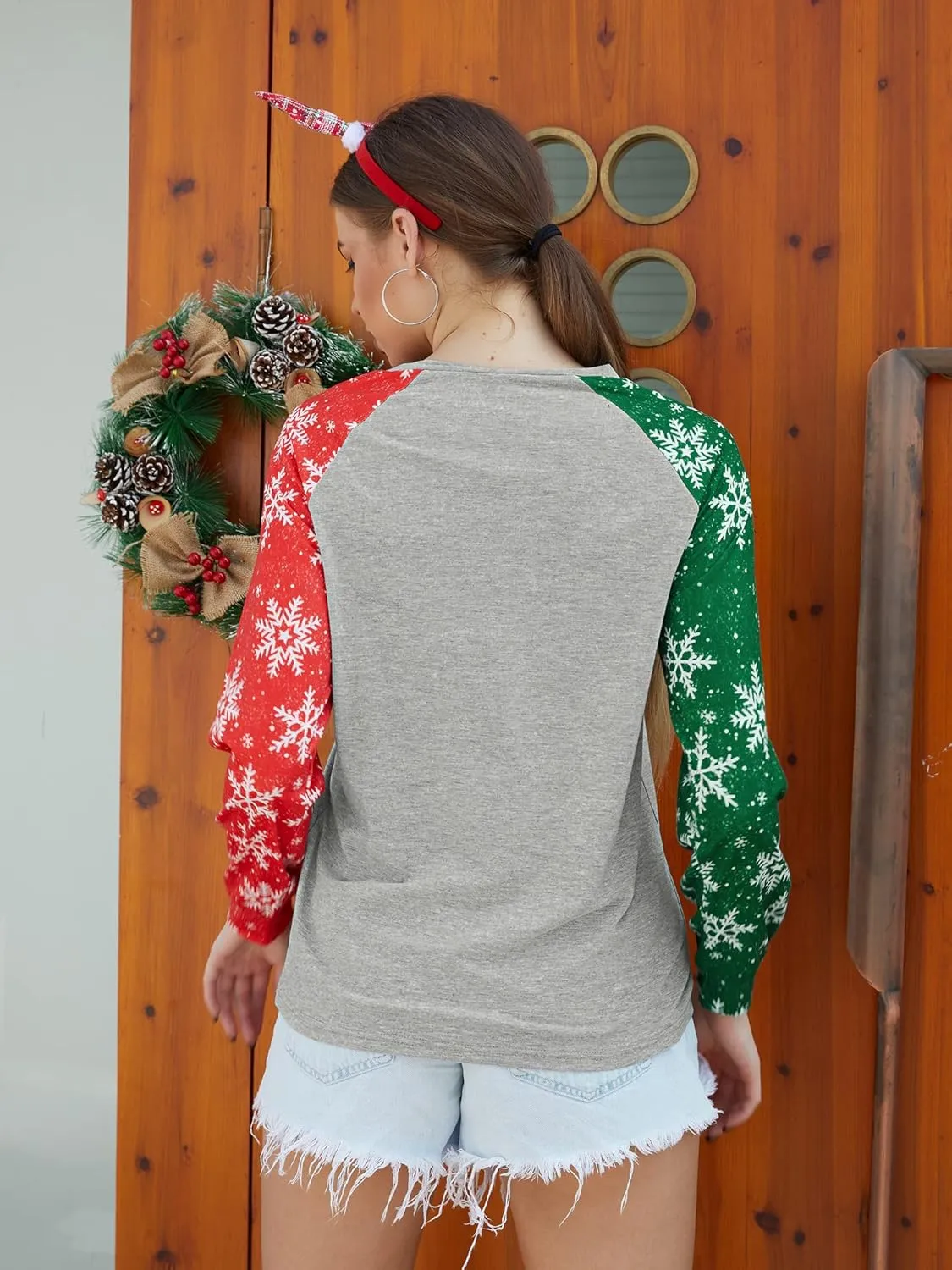 Binshre Merry Christmas Shirts for Women Christmas Tree Sweatshirts Funny Plaid Holiday T Shirt Snowflake Long Sleeve Tops
