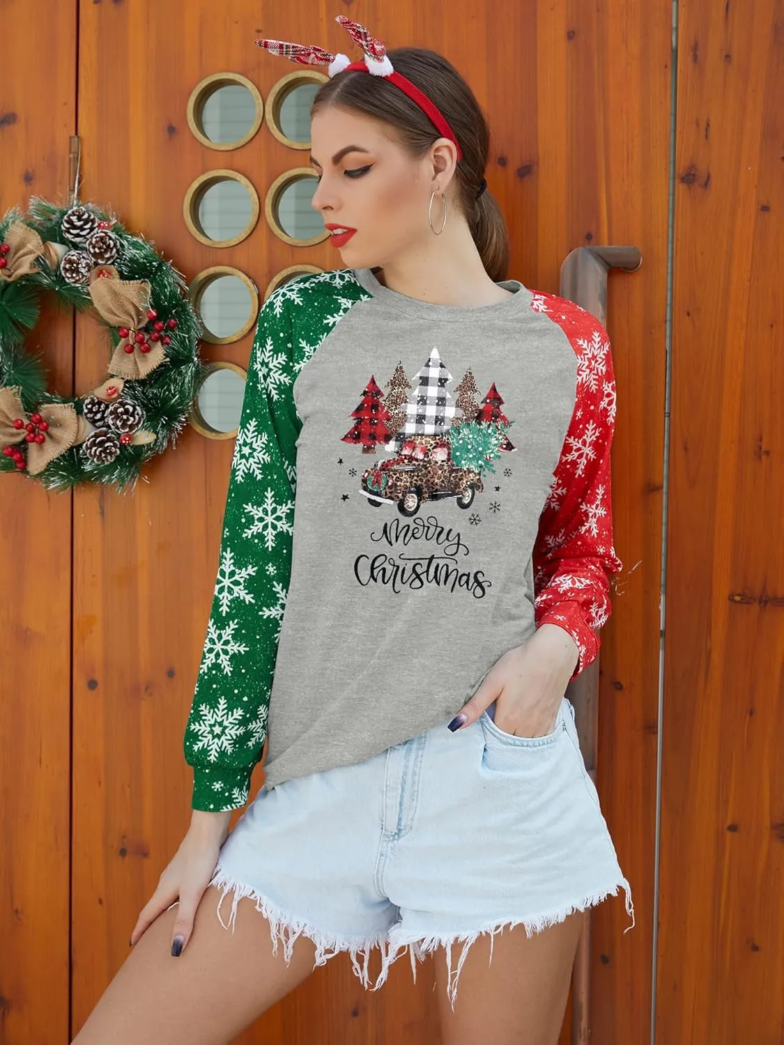 Binshre Merry Christmas Shirts for Women Christmas Tree Sweatshirts Funny Plaid Holiday T Shirt Snowflake Long Sleeve Tops